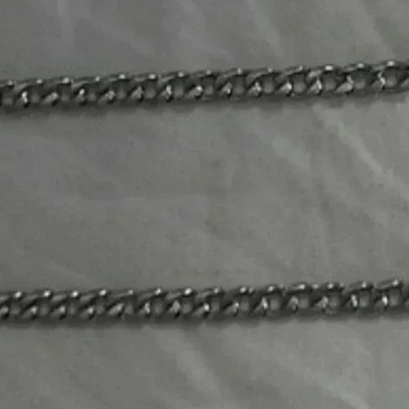 Silver Chain Necklace "Cuban Link 18 Inch" - Picture 2 of 2